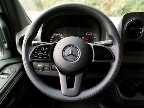 Used 2023 Mercedes-Benz Sprinter 3500 image 29