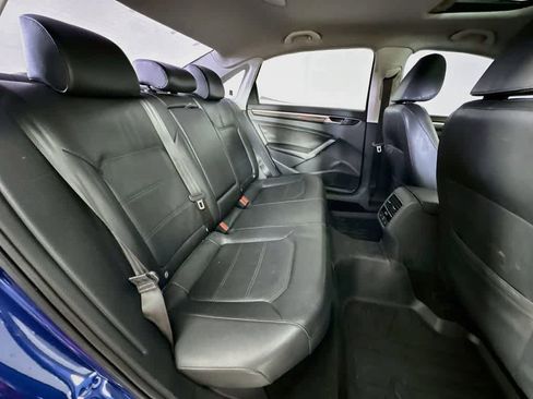 Used 2016 Volkswagen Passat 1.8T SE FWD image 31