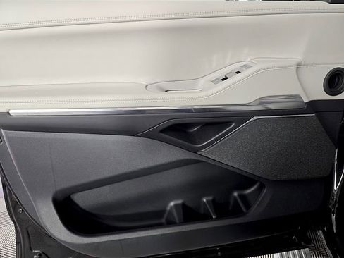 New 2025 Lincoln Navigator L Reserve AWD/4WD image 10
