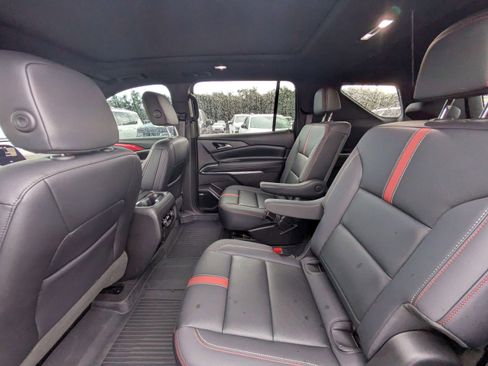 Used 2026 Chevrolet Traverse RS FWD image 12