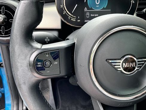 Used 2022 MINI Cooper 2-Door Hardtop FWD image 22