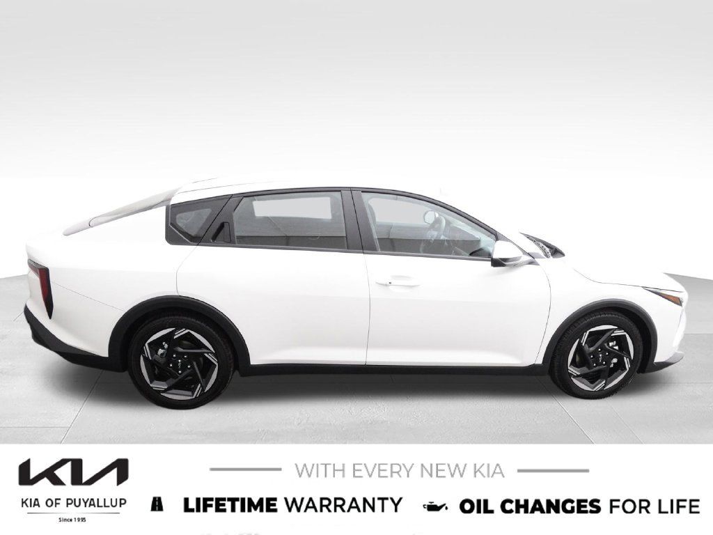 New 2026 Kia K4 EX FWD image 4