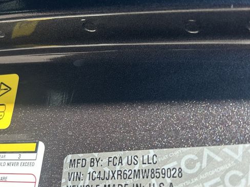 Used 2021 Jeep Wrangler Unlimited Rubicon 4xe w/ Cold Weather Group AWD/4WD image 20