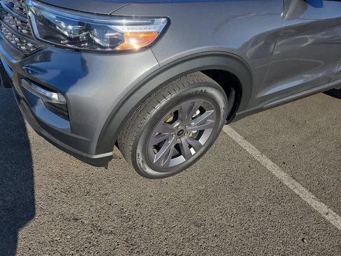 Used 2022 Ford Explorer XLT w/ Equipment Group 202A RWD image 3
