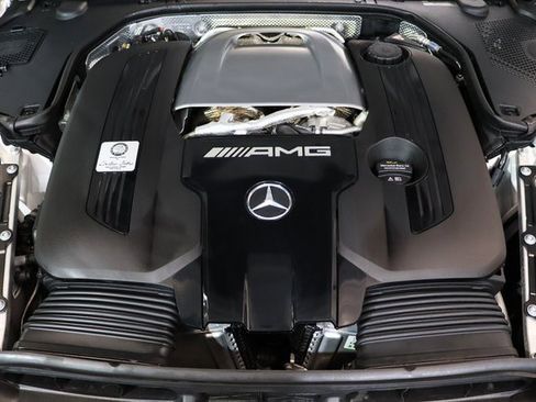 Used 2022 Mercedes-Benz SL 63 AMG 4MATIC w/ Driver Assistance Package image 29