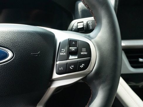 Used 2025 Ford Explorer Active w/ Active Comfort Package RWD image 24