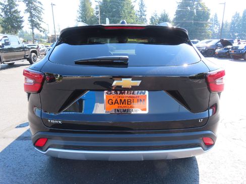 New 2025 Chevrolet Trax LT w/ Sunroof Package image 6