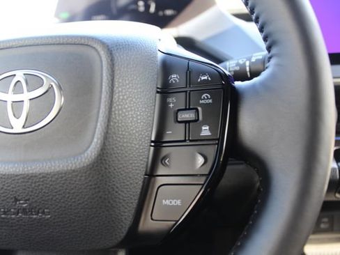 Certified 2026 Toyota Prius XLE FWD image 37
