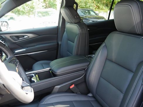 New 2026 Chevrolet Traverse LT w/ Enhanced Driving Package image 9