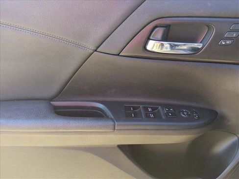 Used 2015 Honda Accord EX-L image 11