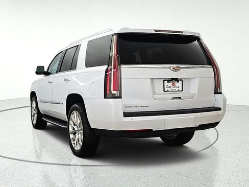 Used 2018 Cadillac Escalade Luxury AWD/4WD image 5