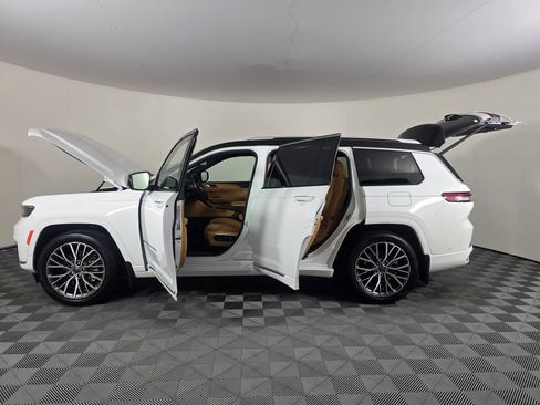 Used 2023 Jeep Grand Cherokee L Summit AWD/4WD image 22