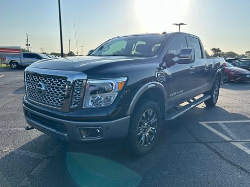 Used 2019 Nissan Titan Platinum Reserve w/ Platinum Utility Package AWD/4WD image 7