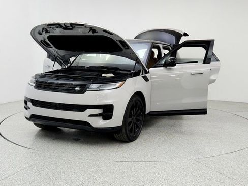 New 2026 Land Rover Range Rover Sport SE image 9