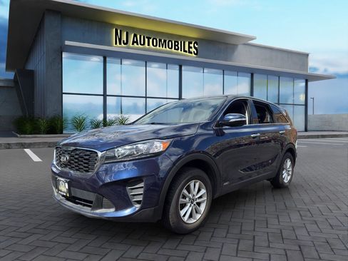 Used 2020 Kia Sorento LX image 3