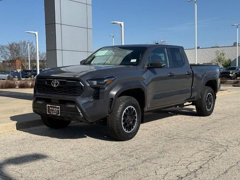 Used 2024 Toyota Tacoma TRD Off-Road w/ TRD Off Road Premium Package AWD/4WD image 7