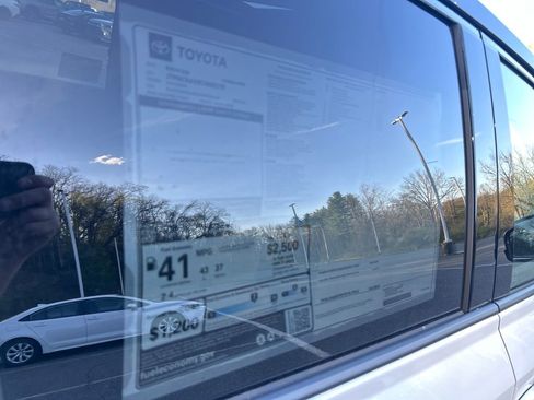 New 2026 Toyota RAV4 XSE AWD/4WD image 30