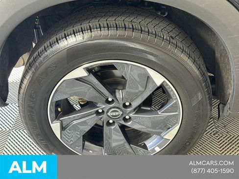 Used 2025 Nissan Rogue SV image 21