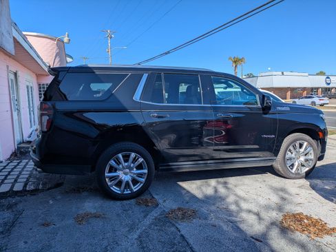 Used 2022 Chevrolet Tahoe High Country AWD/4WD image 3