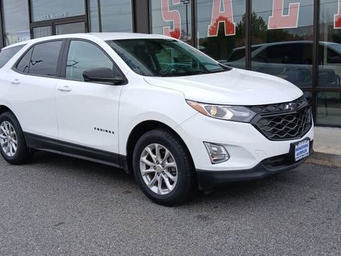Used 2021 Chevrolet Equinox LS w/ LPO, Blackout Package image 2