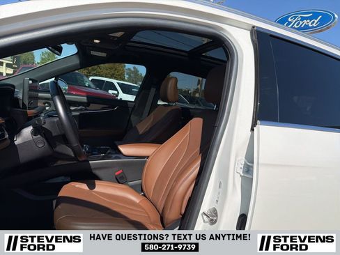 Used 2021 Lincoln Nautilus Reserve image 16