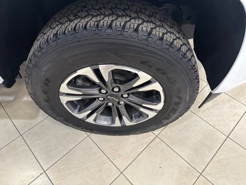 Used 2022 Chevrolet Colorado Z71 AWD/4WD image 25