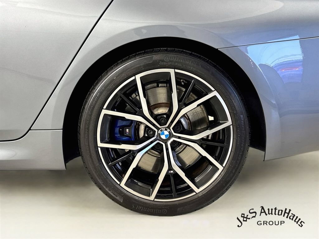 Used 2022 BMW M550i xDrive w/ Executive Package AWD/4WD image 40