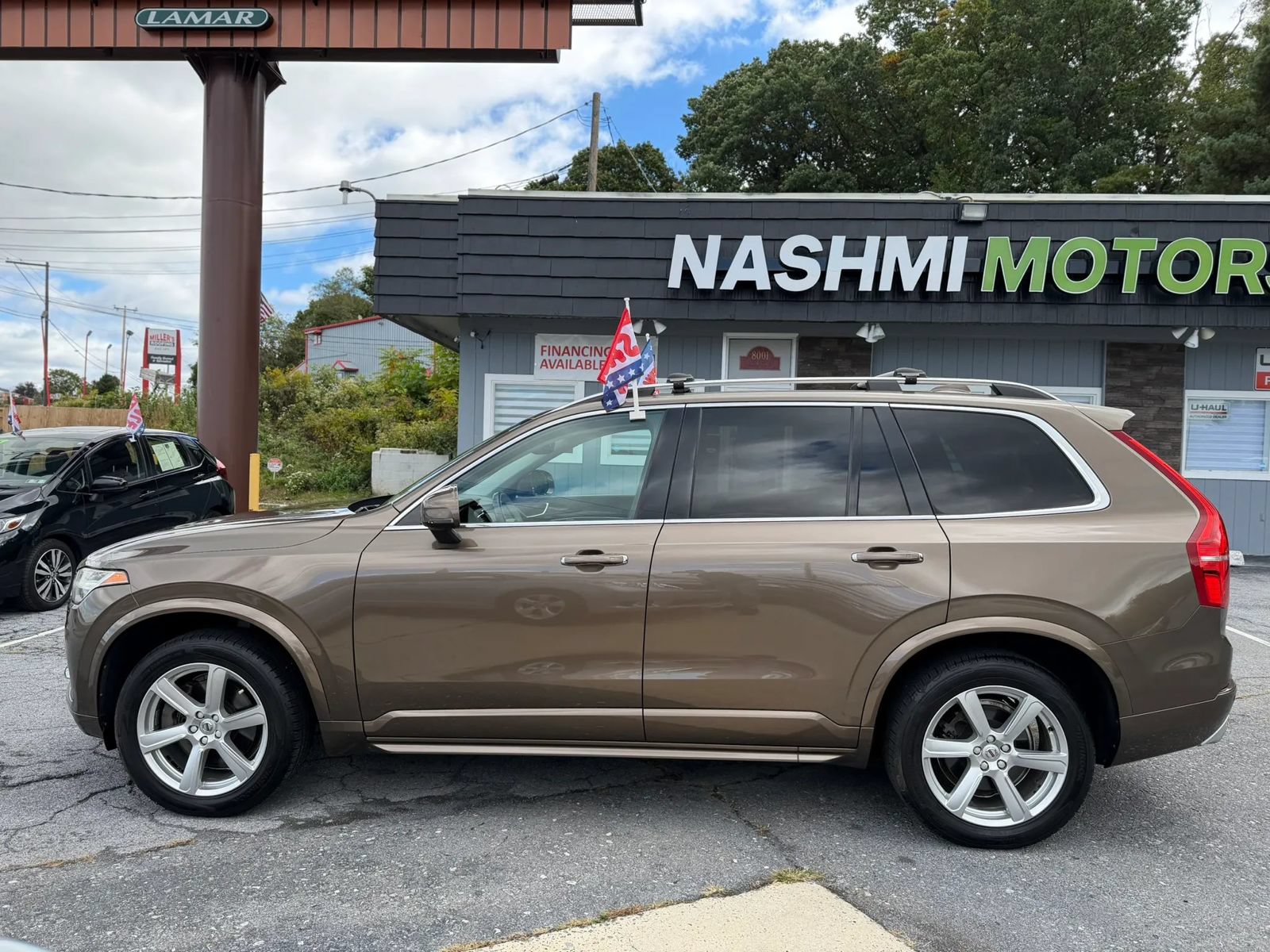 Used 2016 Volvo XC90 T6 Momentum w/ Momentum Plus Package AWD/4WD image 2