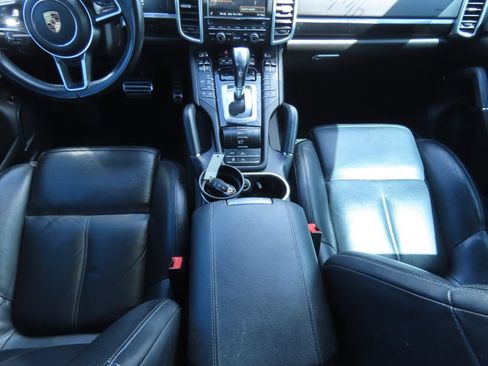 Used 2016 Porsche Cayenne S AWD/4WD image 9