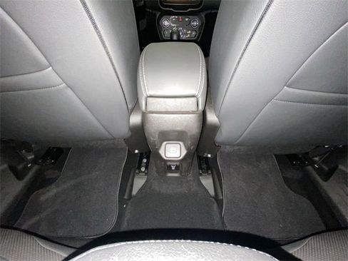 Used 2020 Jeep Renegade Limited image 27