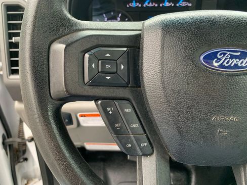 Used 2017 Ford F550 4x4 Regular Cab Super Duty image 12