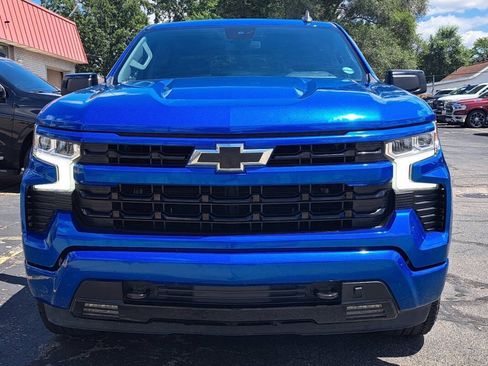 Used 2022 Chevrolet Silverado 1500 RST AWD/4WD image 3