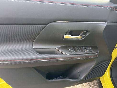 Used 2025 Nissan Kicks SR image 13