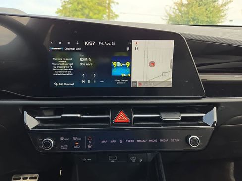 Certified 2024 Kia Niro EX Touring FWD image 27