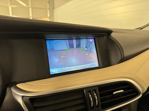 Used 2018 INFINITI QX30 Premium w/ Navigation Package image 22