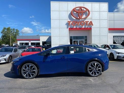 New 2025 Toyota Prius Plug-In Hybrid image 13