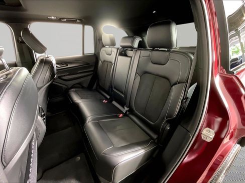 Used 2023 Jeep Grand Cherokee Altitude AWD/4WD image 24