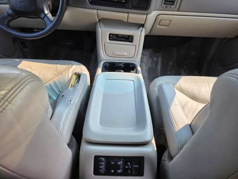 Used 2001 GMC Yukon SLT AWD/4WD image 16