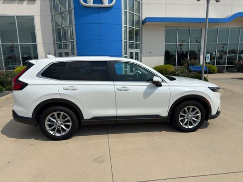 Used 2024 Honda CR-V EX-L image 3