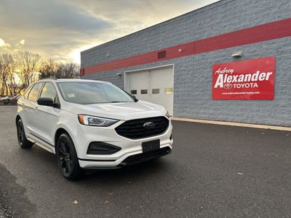 Used 2022 Ford Edge SE w/ Black Appearance Package