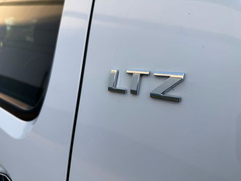 Used 2013 Chevrolet Suburban LTZ AWD/4WD image 46