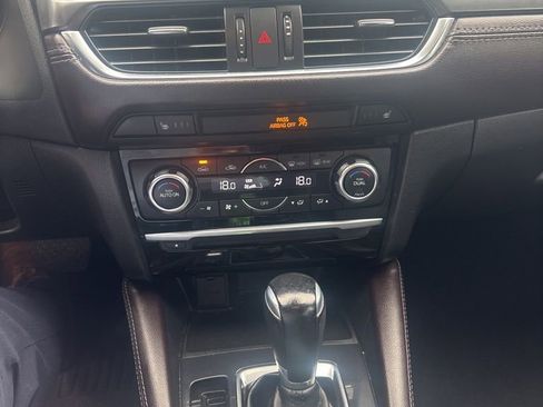 Used 2017 MAZDA MAZDA6 Touring w/ Touring Premium Package FWD image 12