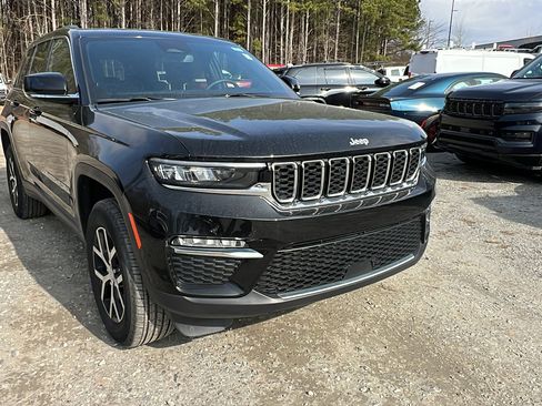 Certified 2024 Jeep Grand Cherokee Limited image 5