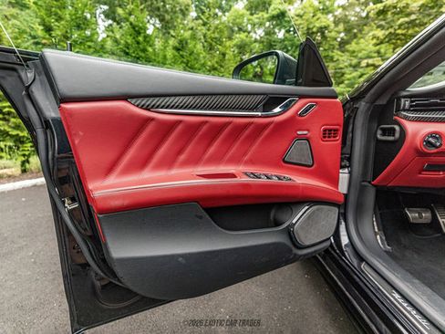 Used 2022 Maserati Quattroporte Trofeo RWD image 32