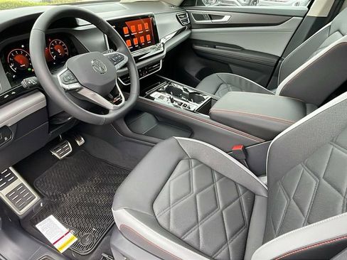 New 2025 Volkswagen Atlas Peak Edition SE image 14