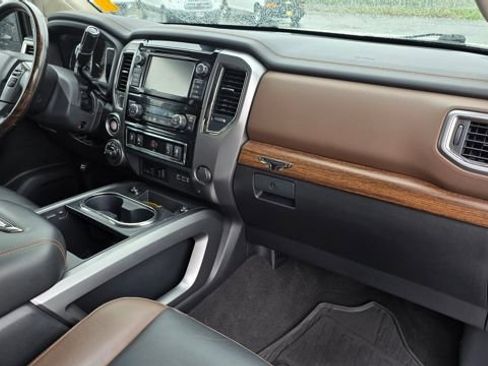 Used 2019 Nissan Titan Platinum Reserve w/ Platinum Utility Package image 18