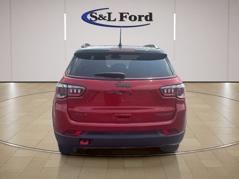 Used 2025 Jeep Compass Trailhawk AWD/4WD image 6
