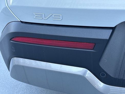 New 2026 Kia EV9 Wind image 6