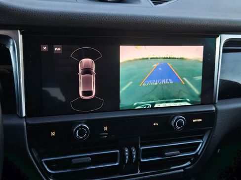 Used 2024 Porsche Macan image 15