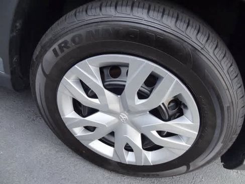 Used 2023 Toyota Corolla Cross L image 15